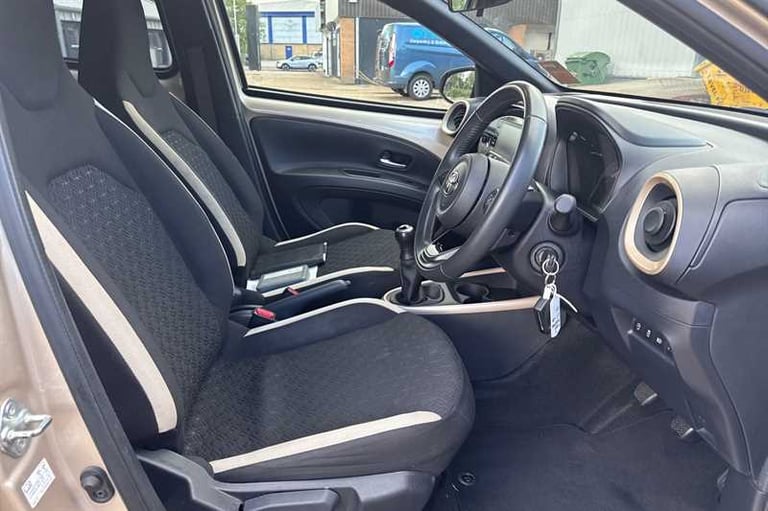 2022 Toyota Aygo X 1.0 VVT-i Edge Hatchback 5dr Petrol Manual Euro 6 (s/s) (72 ps) Hatchback Petr...