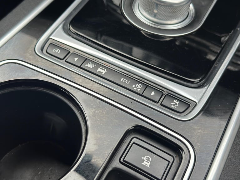 2015 Jaguar XE 2.0d [180] R-Sport 4dr Auto SALOON DIESEL Automatic