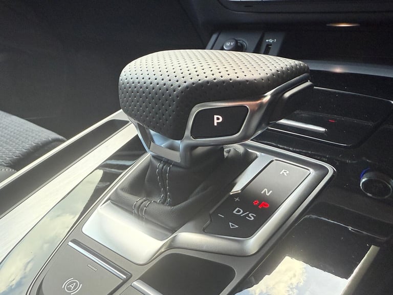  Audi Q5 2.0 TFSIe 50 S line SUV 5dr Petrol Plug-in Hybrid S Tronic quattro Euro 6 ( Petrol/Elect...