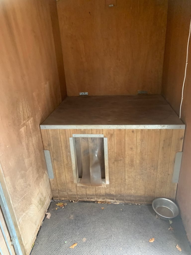 Large dog kennel
