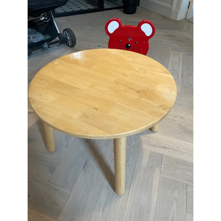 Children’s table and chair