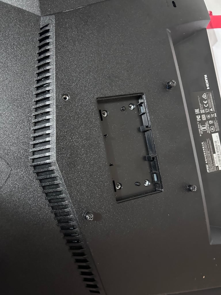 Curved MSI Monitor 24”, 144Hz AV