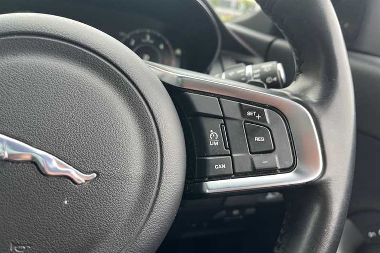 2020 Jaguar E-Pace 2.0 D180 Chequered Flag SUV 5dr Diesel Auto AWD Euro 6 (s/s) (180 ps) SUV Dies...