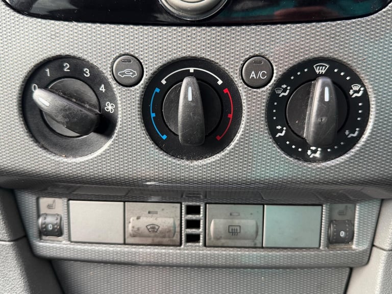 2010 Ford Focus 1.6 Titanium 5dr Auto HATCHBACK PETROL Automatic