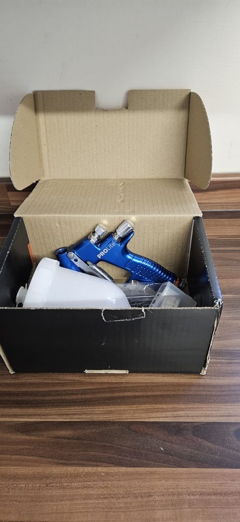 BRAN NEW BOXED DEVIBLISS PRO LITE 1.3 TE10 FOR BASE COAT PAINT AND WATERBOURN PAINT 