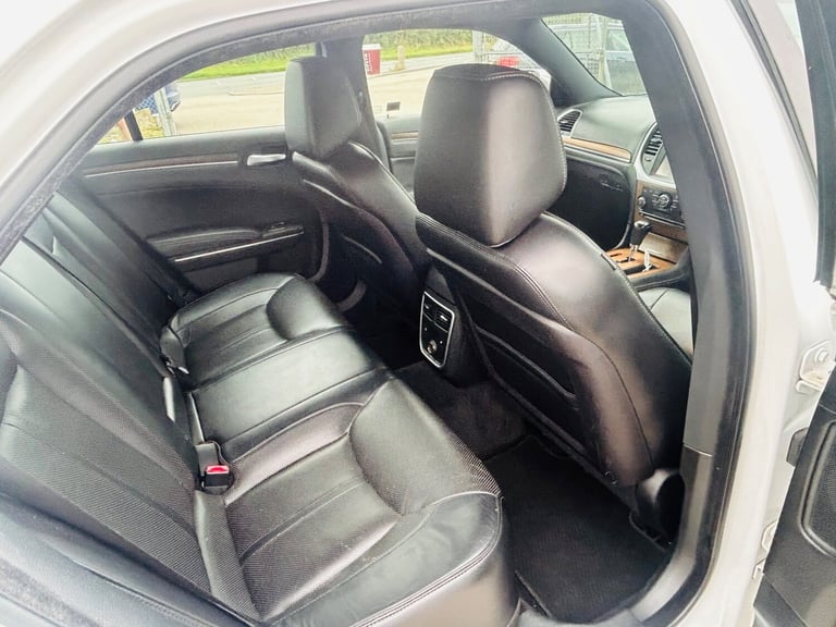 2012 Chrysler 300C 3.0 CRD V6 Executive Saloon 4dr Diesel Auto Euro 5 (236 bhp)