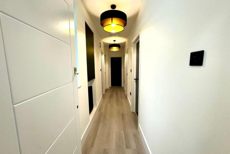  Large bedroom  with bills included in Alexandra House, St Marys Terrace, W2 1SF-Ref: 3005