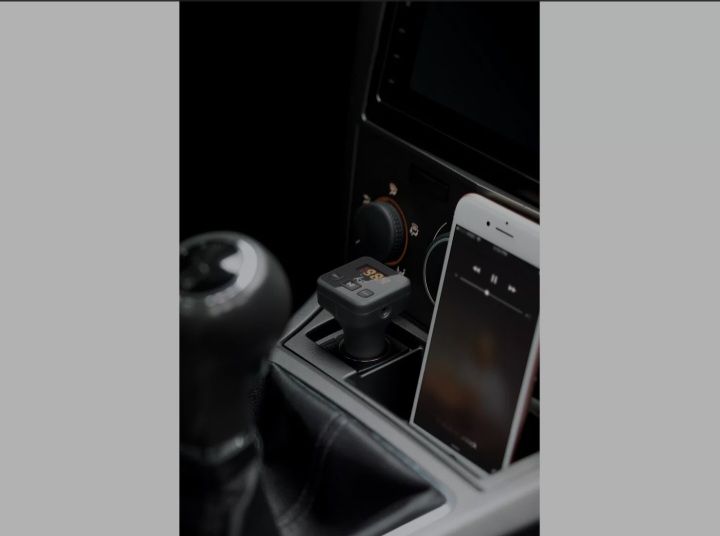 Kitsound Bluetooth to FM transmitter. Play music via Bluetooth through your car radio