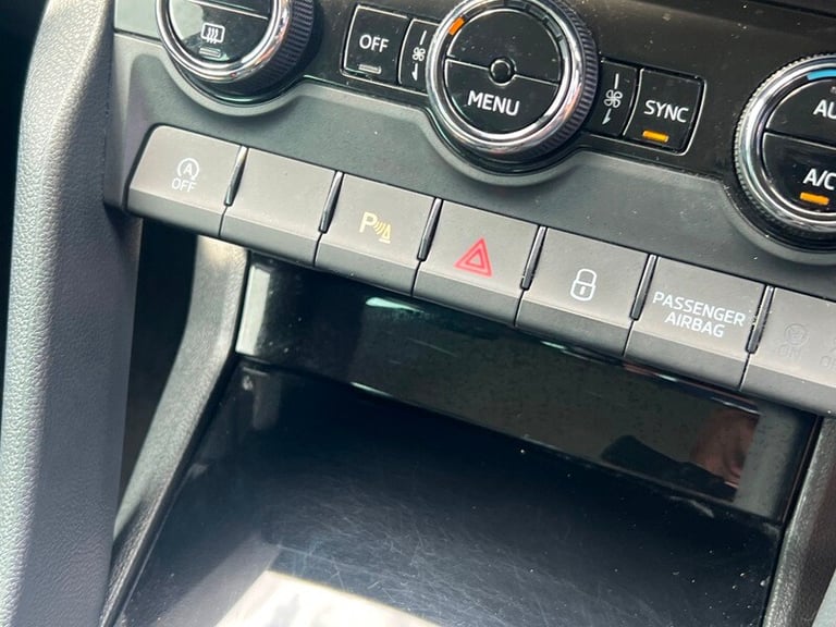 Skoda Karoq 1.0 TSI SE Nav Plus SUV 5dr Petrol Manual Euro 6 (s/s) (115 ps)