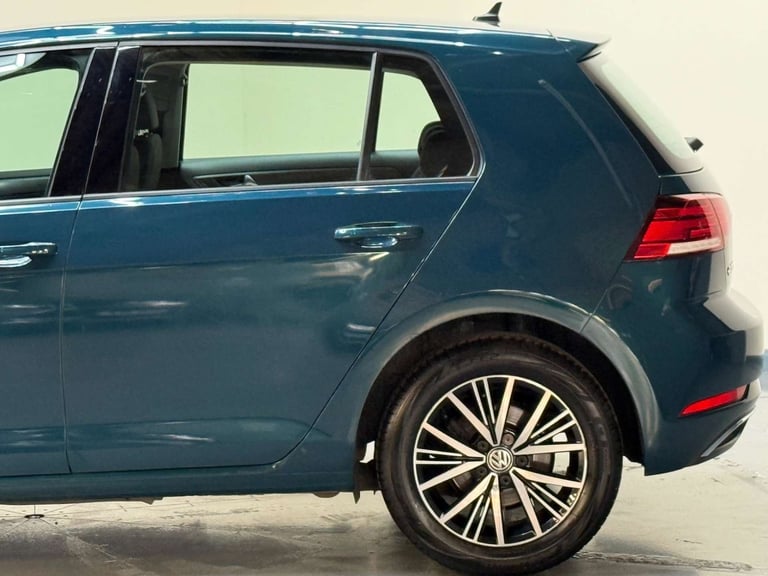 2017 Volkswagen Golf 1.6 TDI BlueMotion Tech SE Nav Euro 6 (s/s) 5dr Hatchback Diesel Manual