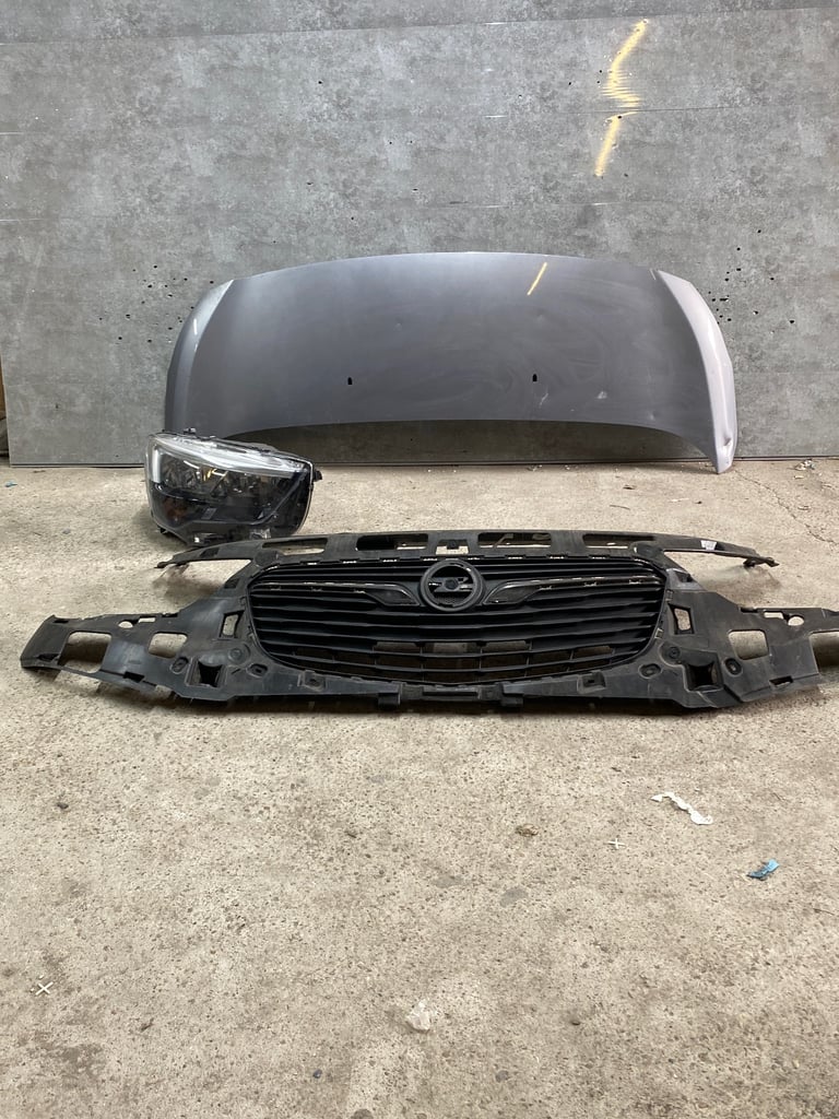 Vauxhall combo front bumper grill + bonnet + drivers light 2018 - 2024