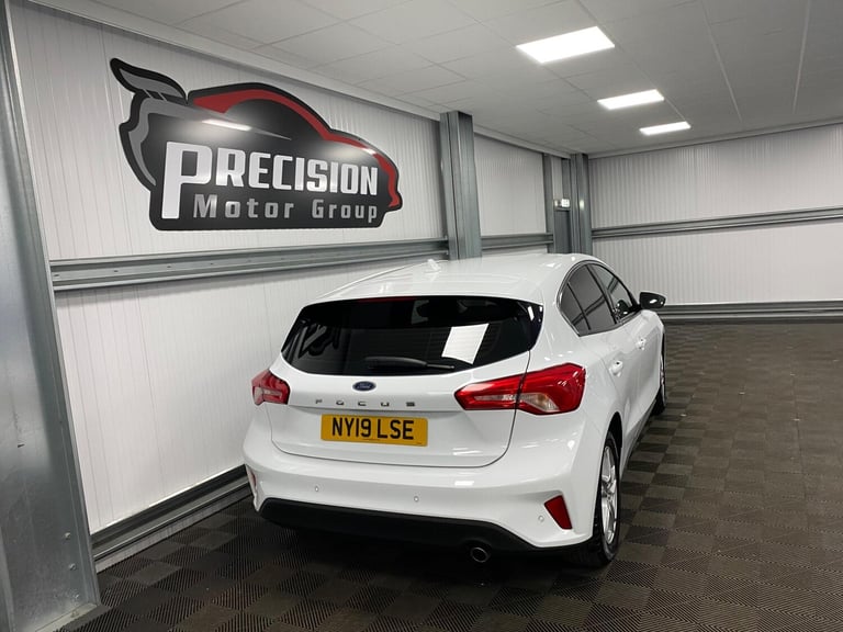 2019 Ford Focus 1.0T EcoBoost Zetec Euro 6 (s/s) 5dr HATCHBACK Petrol Manual