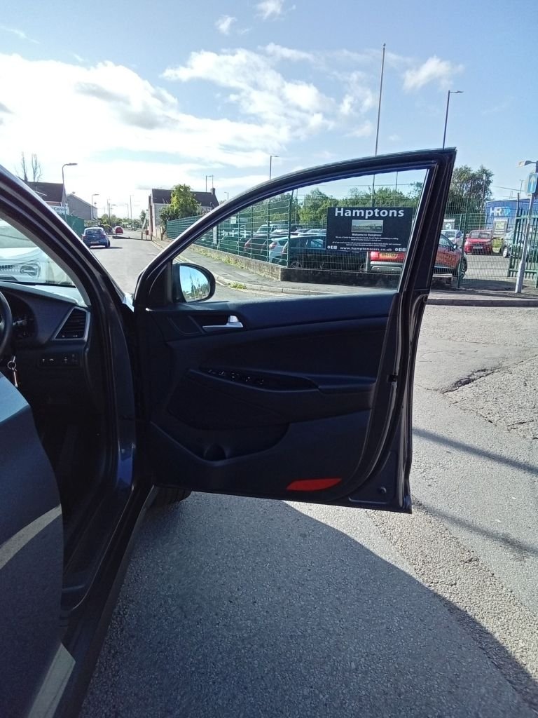 2016 Hyundai TUCSON 1.6 GDi Blue Drive SE Nav SUV 5dr Petrol Manual Euro 6 (s/s) (132 ps) ESTATE ...