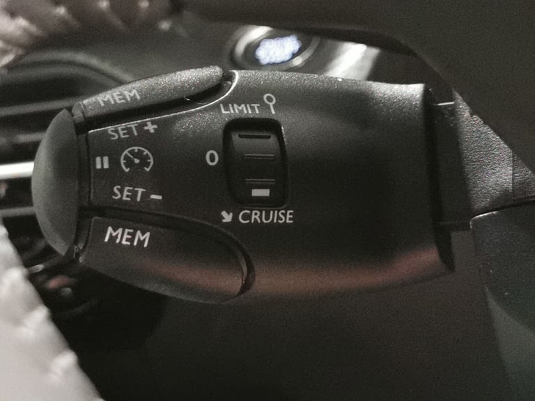 2023 Peugeot 208 1.2 PureTech 100 Allure Premium + 5dr HATCHBACK PETROL Manual