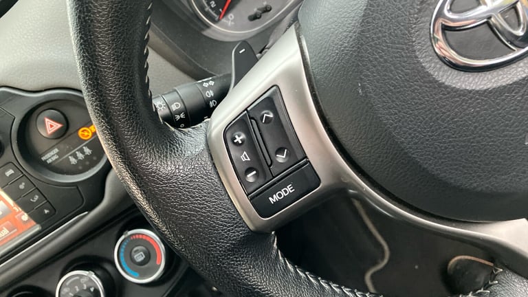 2017 Toyota Yaris 1.33 VVT-i Icon 5dr CVT Petrol Hatchback Hatchback Petrol Automatic