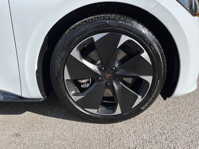  Cupra Born E Boost 59kwh V2 Hatchback 5dr Electric Auto 230 Ps Electric