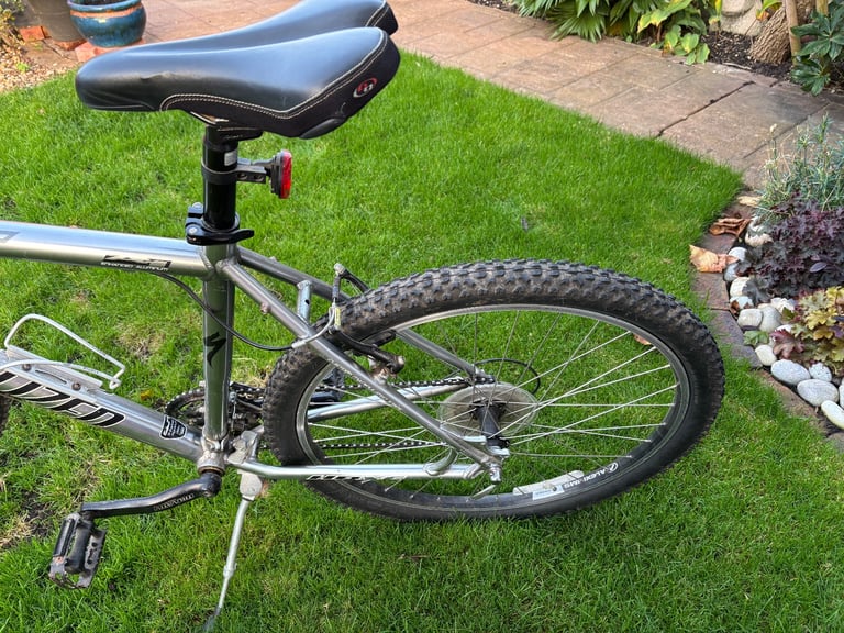 Specialized Men’s Hardrock Mountain Bike