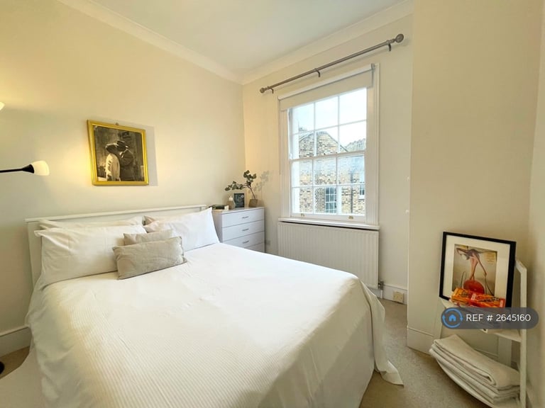 1 bedroom flat in Danbury Street, London, N1 (1 bed) (#2645160)