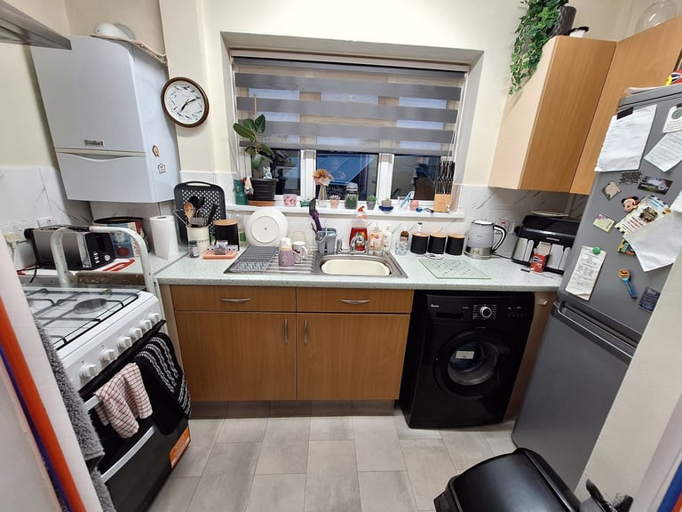 1 small bungalow Edgware HA8