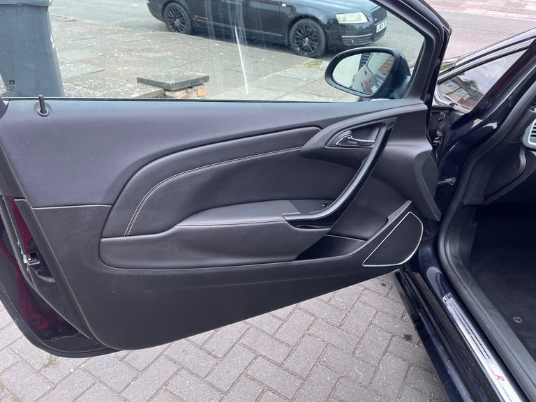 Vauxhall, ASTRA GTC, Hatchback, 2015, Manual, 1998 (cc), 3 doors