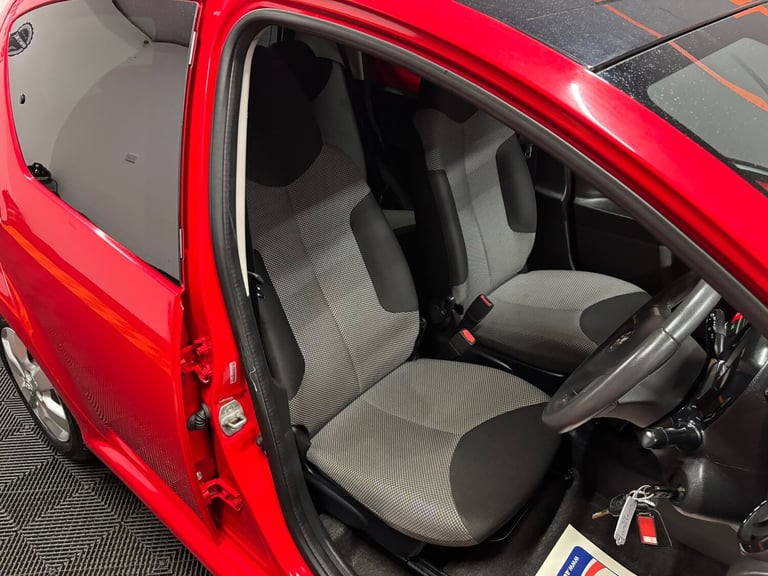 2013 Toyota AYGO 1.0 VVT-i Move with Style 5dr HATCHBACK Petrol Manual
