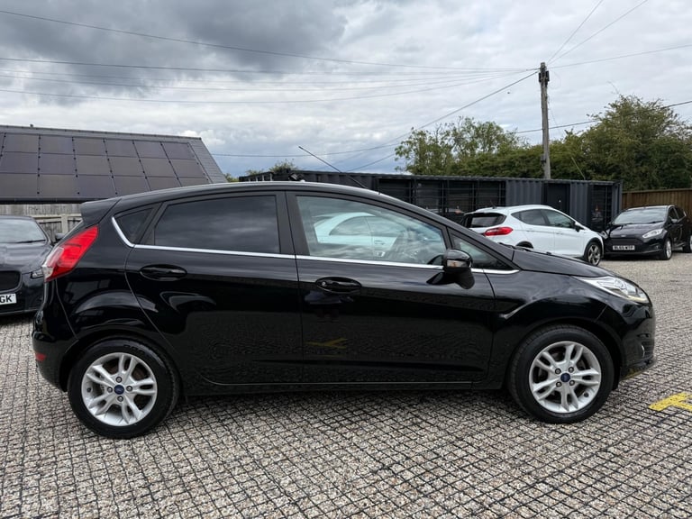 2017 Ford Fiesta 1.0T EcoBoost Zetec Euro 6 (s/s) 5dr HATCHBACK Petrol Manual