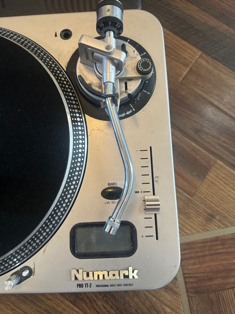 Numark Pro TT-2 professional direct drive turntable 