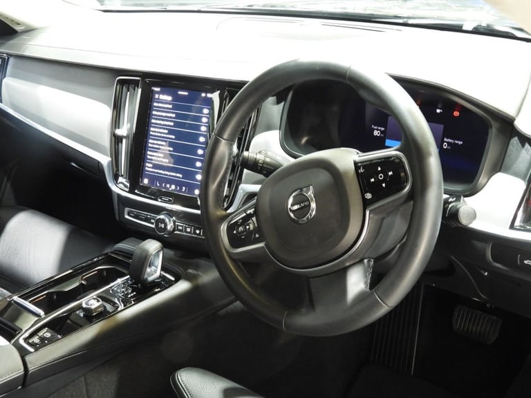 2023 73 VOLVO S90 2.0H T8 RECHARGE 18.8KWH PLUS SALOON 4DR PETROL PLUG-IN HYBRID