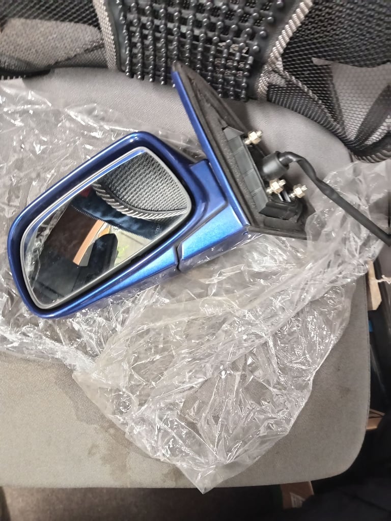 image for Wing mirrors Toyota Corolla 2000/06