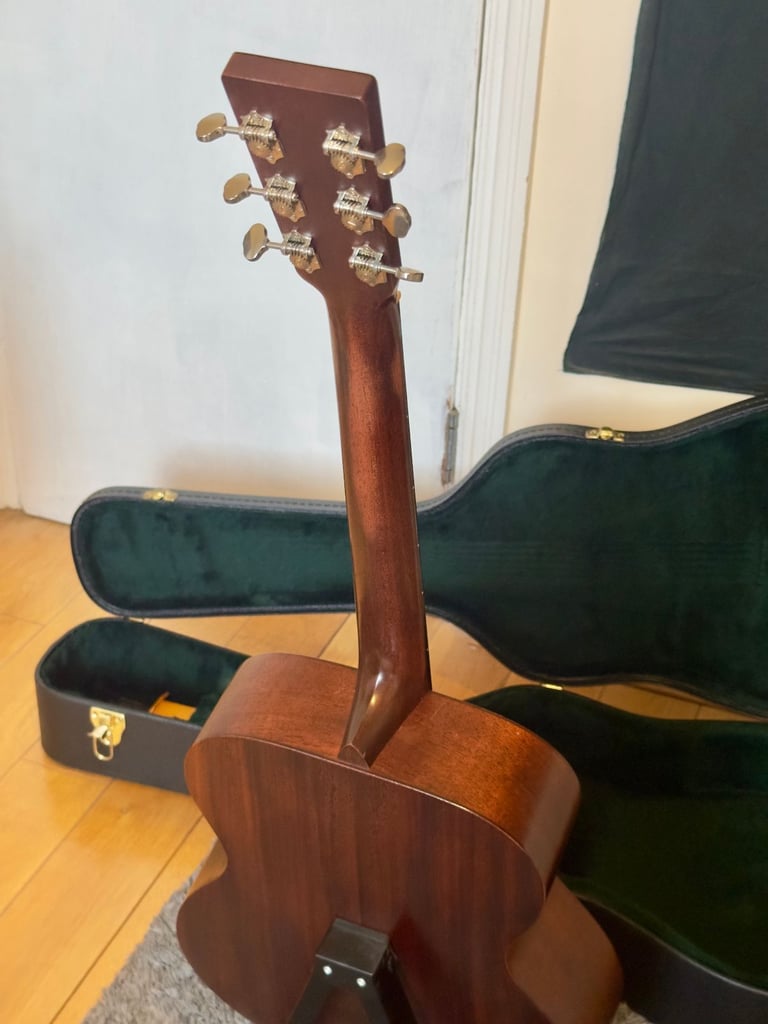 Martin 000-15M All Solid Mahogany Acoustic Guitar + Hard Case