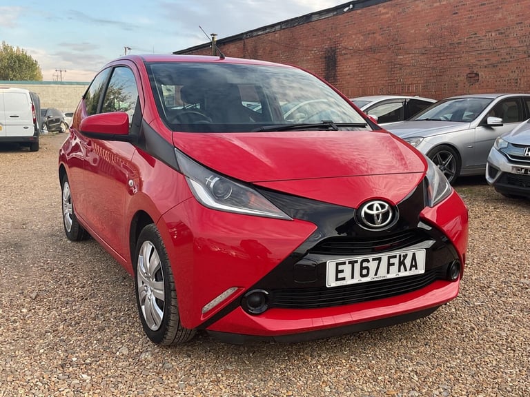 image for 2018 Toyota AYGO 1.0 VVT-i x-play Euro 6 5dr HATCHBACK Petrol Manual