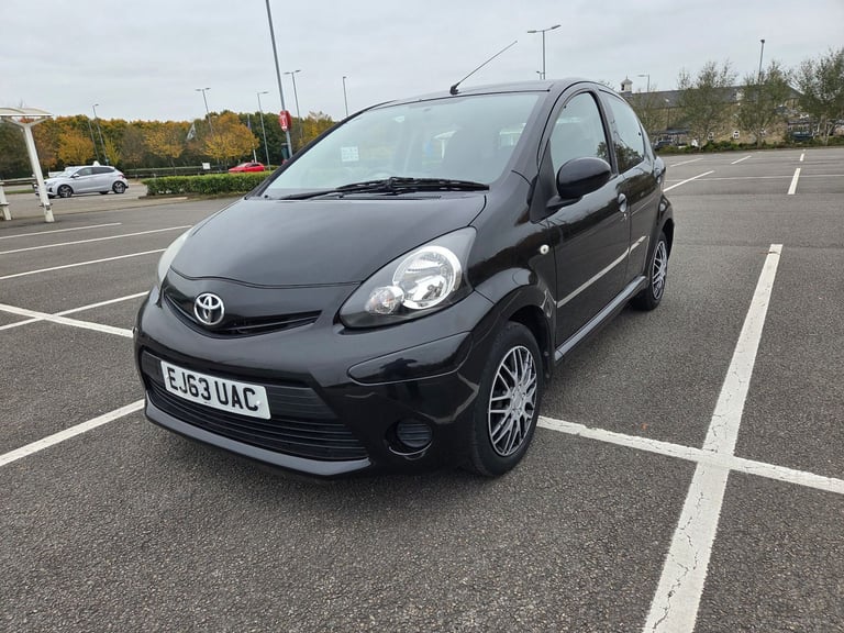Toyota, AYGO, Hatchback, 2013, Manual, 998 (cc), 5 doors