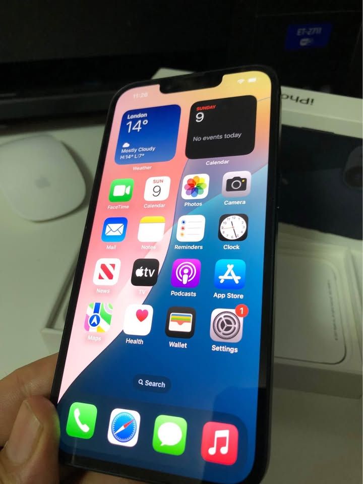 iPhone 13 black 128gb in good working condition