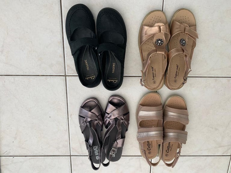 5 pairs of sandal’s some have never been worn all size 5 