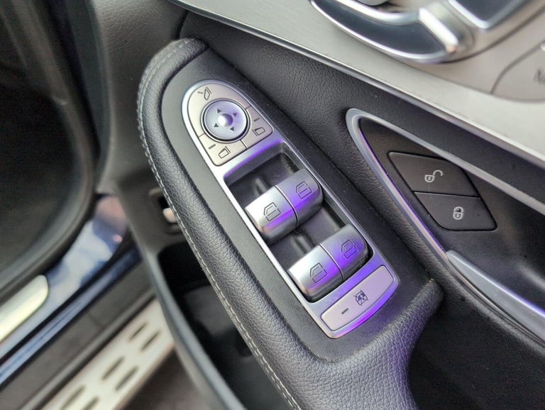 2016 Mercedes-Benz GLC 2.1 GLC250d AMG Line (Premium Plus) SUV 5dr Diesel G-Tronic 4MATIC Euro 6 ...