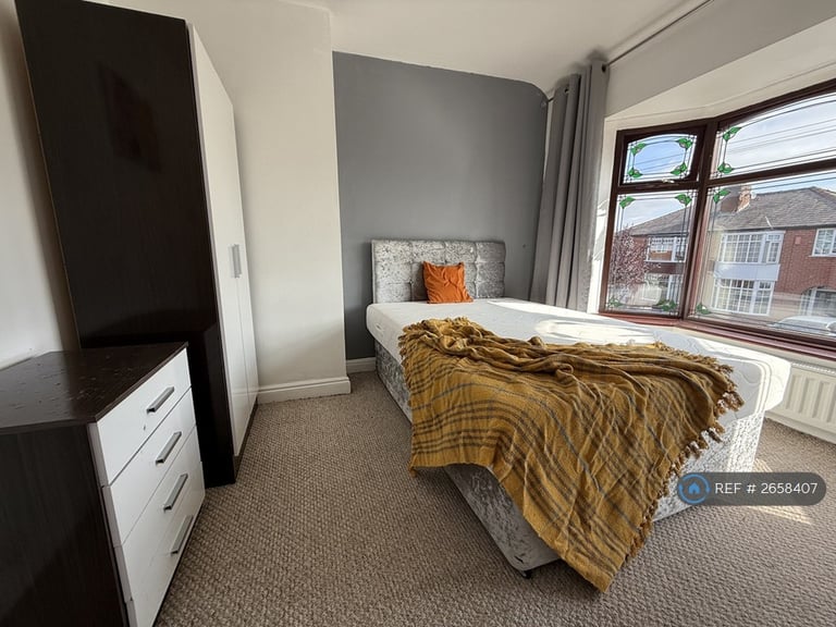 1 bedroom in Chesterton Grove, Manchester, M43 (#2658407)