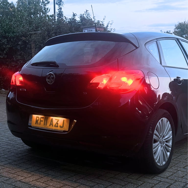 Vauxhall, ASTRA, Hatchback, 2011, Manual, 1598 (cc),5 doors - Image 6