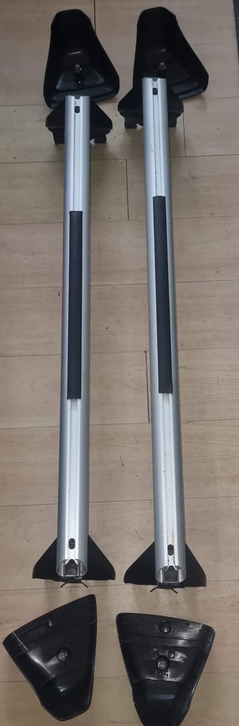 Vauxhall Astra J Roof bars