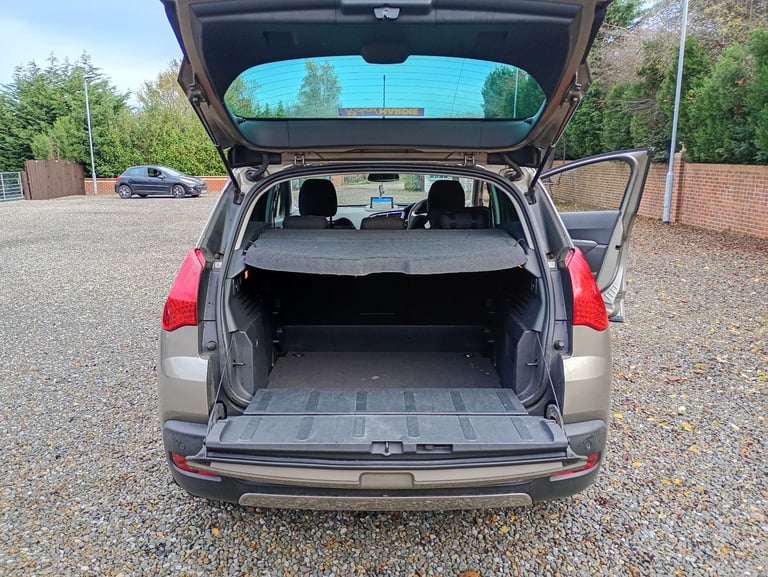 Peugeot, 3008, Hatchback, 2013, Manual, 1598 (cc), 5 doors