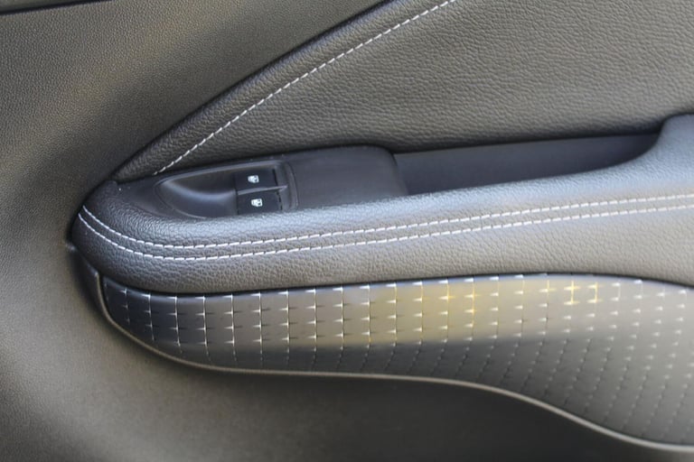 VAUXHALL ADAM 1.2 i SLAM 2016