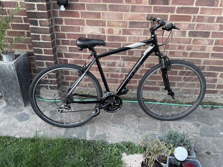 Cube bike large frame 