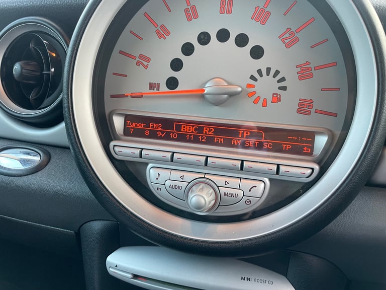 MINI COOPER 1.6 PETROL 10 REG BLACK 3 DOOR MOT FEBRUARY 25TH 2026 TAX £165 LOW INSURANCE 50+MPG