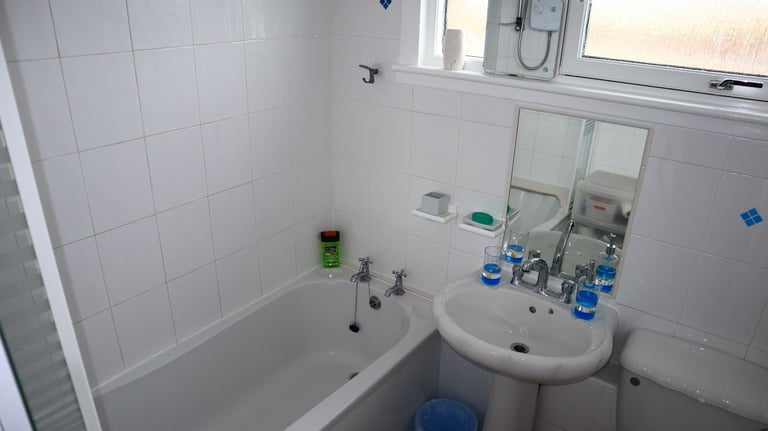 Clovenstone Park room for rent