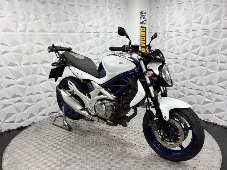 2011 Suzuki Gladius 650 | *WARRANTY PROVIDED*