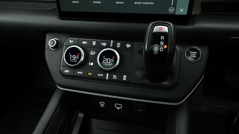 2023 Land Rover Defender 110 3.0 D250 MHEV X-Dynamic HSE SUV 5dr Diesel Auto 4WD Euro 6 (s/s) (25...
