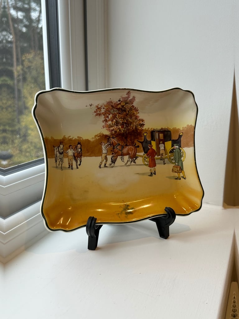 Rare Royal Doulton vintage Antique Dish Plate Coaching Days 1923 Made In England