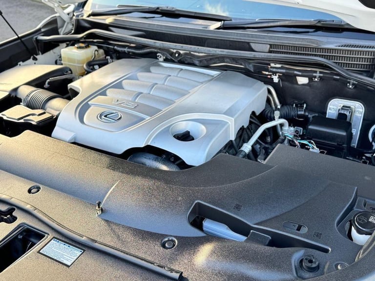 2024 Lexus LX LX570 5.7 V8 Automatic 4X4 8 seats 5dr Petrol Automatic