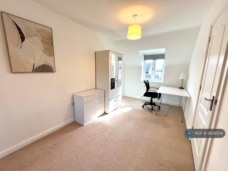 3 bedroom house in Admiral Way, Leamington Spa, CV31 (3 bed) (#2636554)