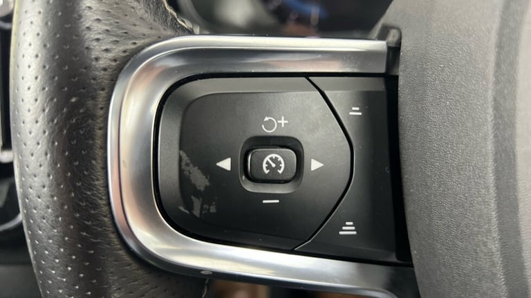 2021 Volvo XC40 P8 Recharge First Edition AWD Pure Electric(Panroof, Harman Kardon, Towbar) Estat...