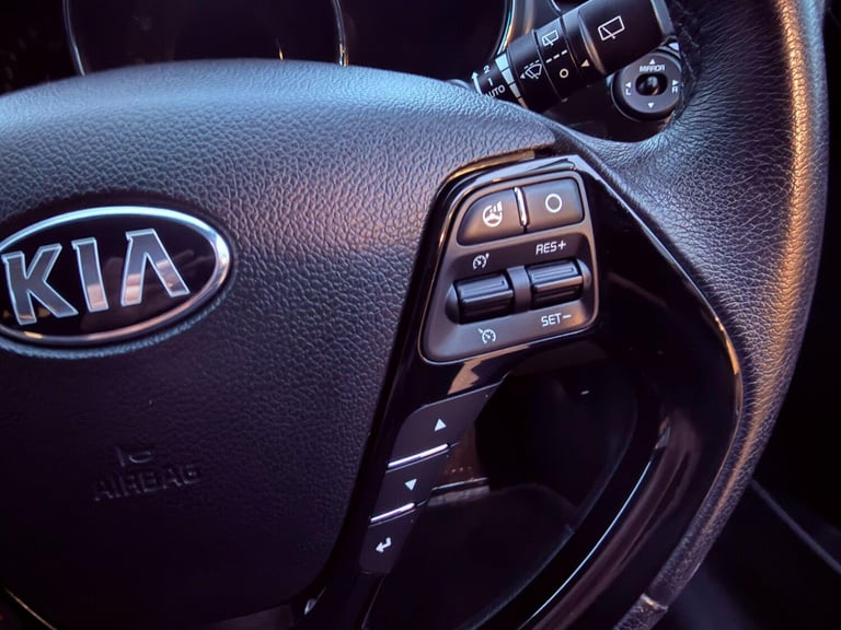 2015 Kia Ceed 1.6 GDi 3 DCT Euro 5 5dr HATCHBACK Petrol Automatic